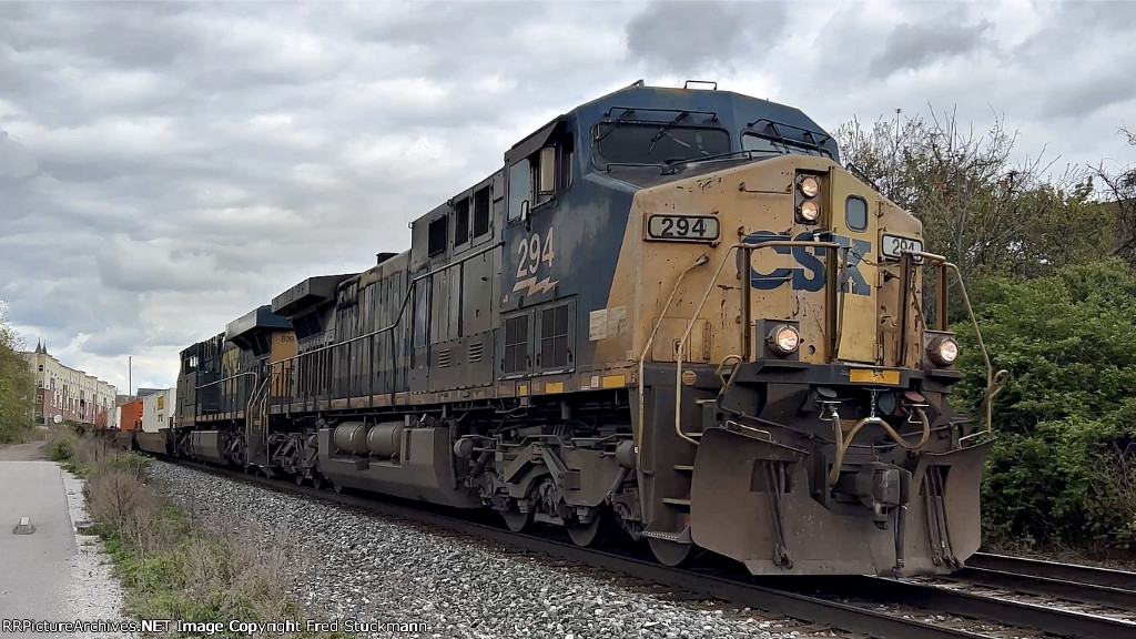 CSX 294 leads I137.